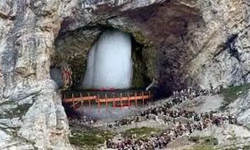 Shri Amarnath Yatra: सुरक्षा कड़ी, सांबा में विशेष इंतजाम Shri Amarnath Yatra: सुरक्षा कड़ी, सांबा में विशेष इंतजाम