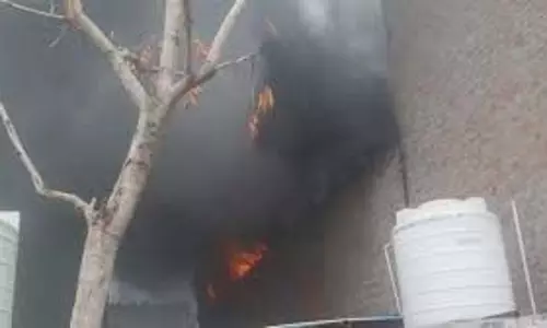 Rajasthan : रिहायशी कॉलोनी में प्लास्टिक पाइप फैक्ट्री में लगी भीषण आग Rajasthan : रिहायशी कॉलोनी में प्लास्टिक पाइप फैक्ट्री में लगी भीषण आग