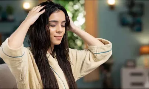 Hair Care Tips: बालों को चमकदार और मजबूत बनाते हैं ये घरेलू उपाय, आप भी जानें Hair Care Tips: बालों को चमकदार और मजबूत बनाते हैं ये घरेलू उपाय, आप भी जानें