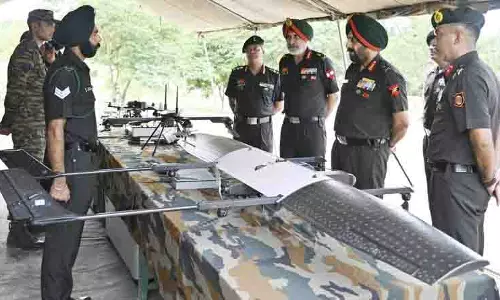 दक्षिण पश्चिमी कमान प्रमुख ने Abohar, फाजिल्का सैन्य स्टेशनों का दौरा किया दक्षिण पश्चिमी कमान प्रमुख ने Abohar, फाजिल्का सैन्य स्टेशनों का दौरा किया
