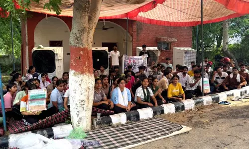 Haryana : बावल में हड़ताल का असर, 145 में से केवल नौ छात्र परीक्षा में शामिल हुए Haryana : बावल में हड़ताल का असर, 145 में से केवल नौ छात्र परीक्षा में शामिल हुए