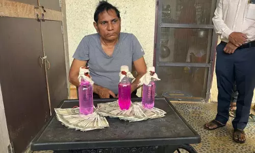 TGNPDCL के SE नरेश को 1 लाख रुपये के भ्रष्टाचार मामले में गिरफ्तार किया TGNPDCL के SE नरेश को 1 लाख रुपये के भ्रष्टाचार मामले में गिरफ्तार किया