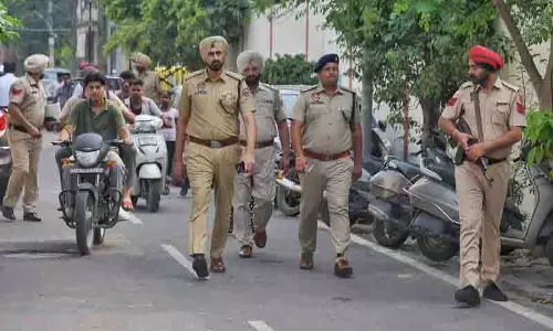 वोट खरीदने के आरोपों के बीच Ludhiana पुलिस ने राशन वाहन जब्त किया