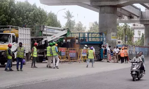 Metro accident : 4 इंजीनियर बर्खास्त L&T पर 1 करोड़ का जुर्माना Metro accident : 4 इंजीनियर बर्खास्त L&T पर 1 करोड़ का जुर्माना