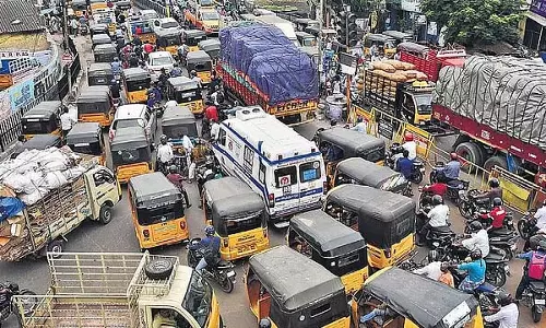 स्कूल समय में भारी वाहनों पर प्रतिबंध: पुलिस आयुक्त स्कूल समय में भारी वाहनों पर प्रतिबंध: पुलिस आयुक्त