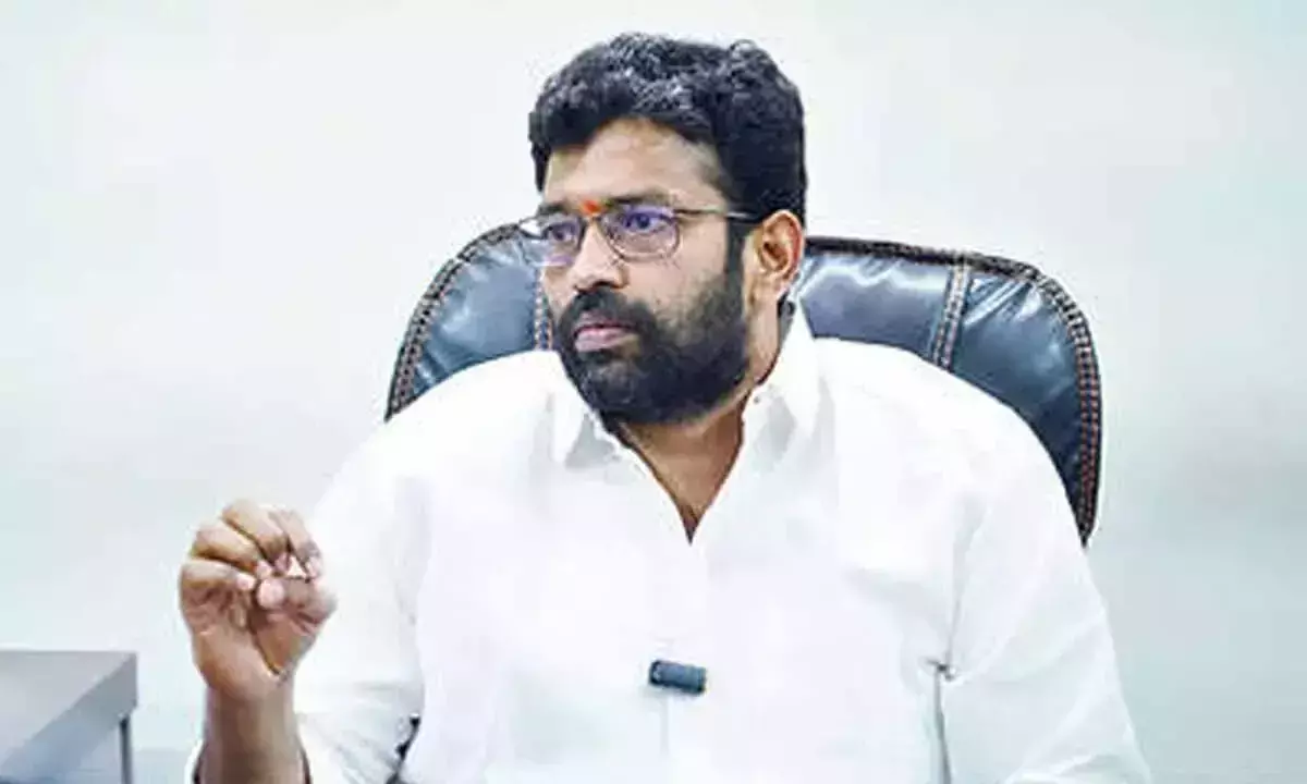 Andhra: एनडीए सरकार में युवाओं के साथ अन्याय हो रहा है: राजा Andhra: एनडीए सरकार में युवाओं के साथ अन्याय हो रहा है: राजा
