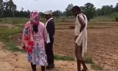 महिला पटवारी की शिकायत पर FIR दर्ज, शिक्षक फरार महिला पटवारी की शिकायत पर FIR दर्ज, शिक्षक फरार