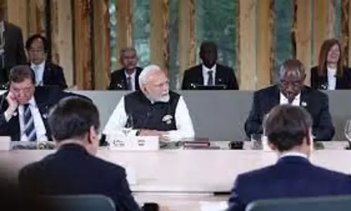 जी7 शिखर सम्मेलन में मोदी ने आतंकवाद के खिलाफ वैश्विक कार्रवाई का आग्रह किया जी7 शिखर सम्मेलन में मोदी ने आतंकवाद के खिलाफ वैश्विक कार्रवाई का आग्रह किया