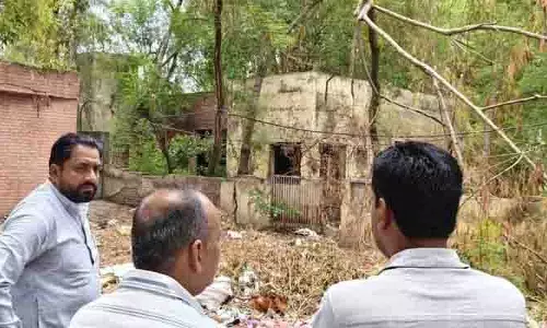 इंप्रूवमेंट ट्रस्ट के चेयरमैन ने हरगोबिंद नगर में जर्जर EO आवास का निरीक्षण किया