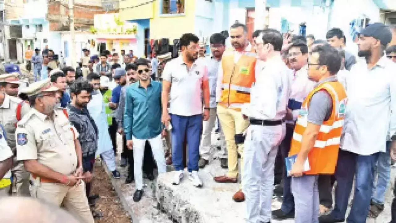 GHMC प्रमुख ने याकूतपुरा क्षेत्र में बाढ़ रोधी उपाय करने के आदेश दिए