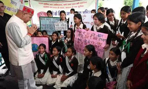 Himachal के राज्यपाल ने डोडरा-क्वार में नशा विरोधी अभियान को हरी झंडी दिखाई Himachal के राज्यपाल ने डोडरा-क्वार में नशा विरोधी अभियान को हरी झंडी दिखाई