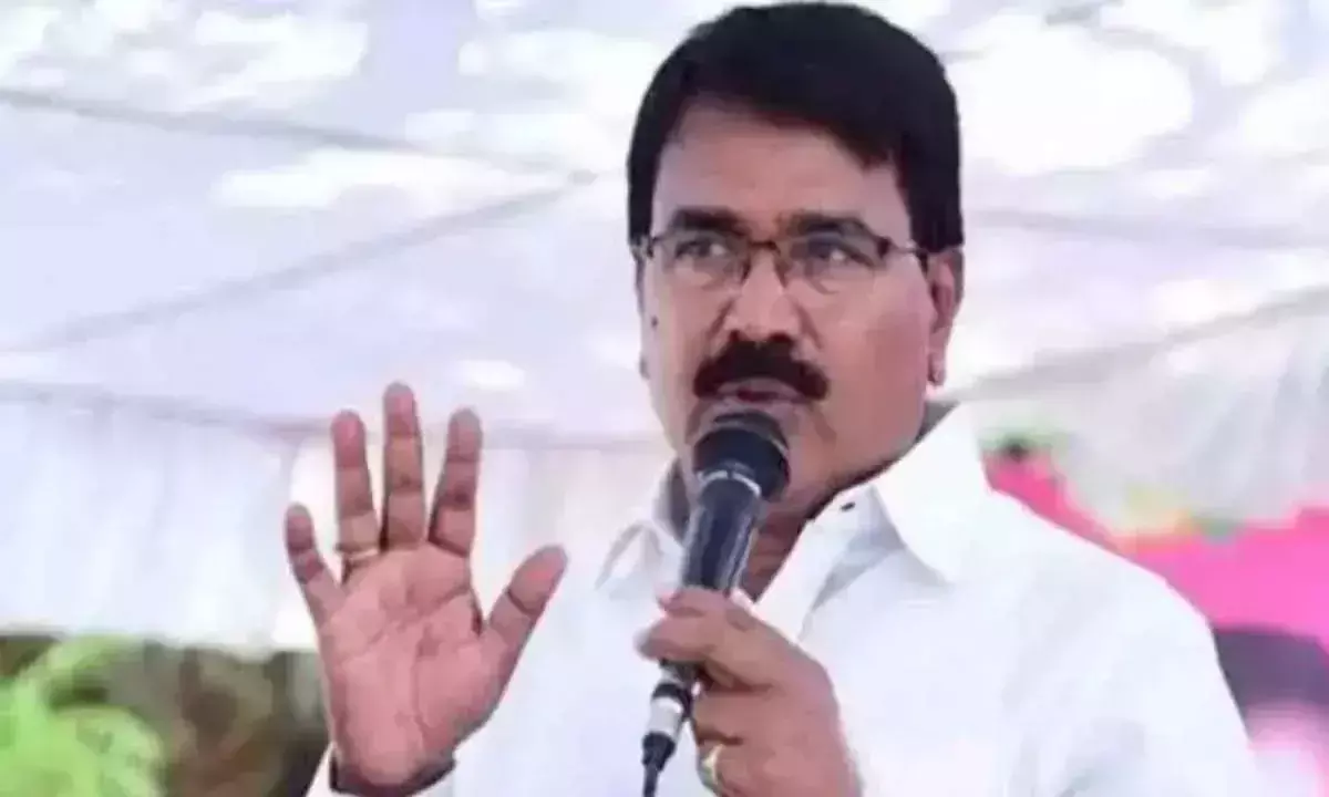 Telangana: BRS ने आलमपुर में किसानों को हथकड़ी लगाने की निंदा की