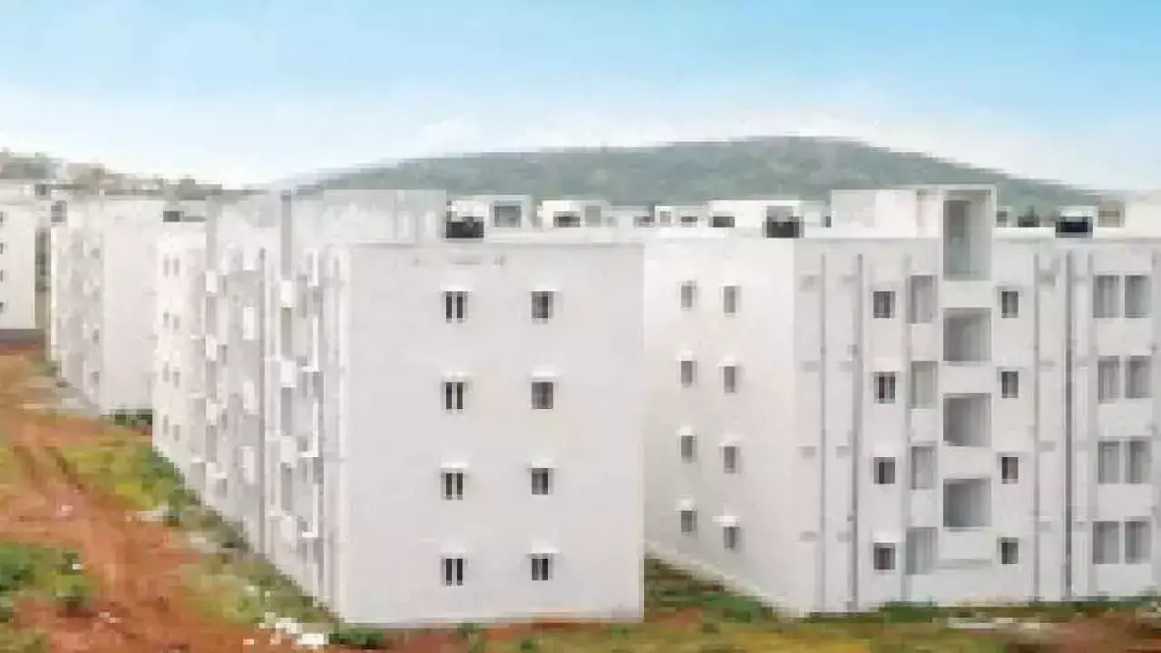 Telangana: KCR के गोद लिए गांव के पात्र परिवारों को इंदिराम्मा घर मिले