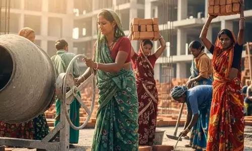 Delhi की महिला का दावा, शौचालय का इस्तेमाल करने के लिए कहने पर नौकरी चली गई