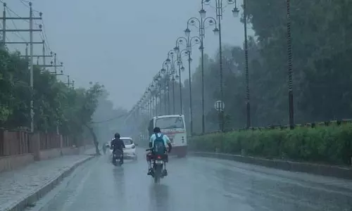 UP : मानसून एंट्री, गरज-चमक के साथ बारिश और बिजली गिरने की चेतावनी UP : मानसून एंट्री, गरज-चमक के साथ बारिश और बिजली गिरने की चेतावनी