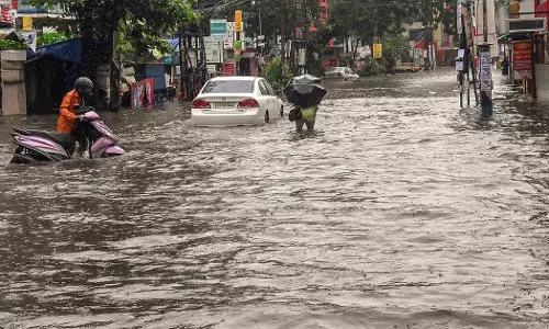 भारी बारिश जारी रहने के कारण आईएमडी ने Kannur, कासरगोड के लिए ऑरेंज अलर्ट जारी किया