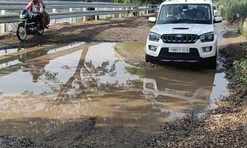 Doraha-Nilon Road खस्ताहाल, लोगों में आक्रोश बढ़ा