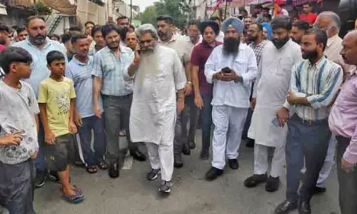 Ludhiana: पुलिस द्वारा कांग्रेस कार्यकर्ता को गिरफ्तार करने की कोशिश में हुआ बड़ा ड्रामा