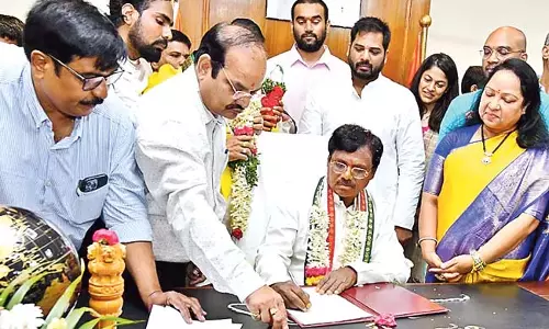 श्रमिकों के कल्याण के लिए प्रयास जारी: Minister Vivek