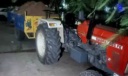 Panchkula पुलिस ने अवैध खनन पर कार्रवाई की, ट्रैक्टर, जेसीबी जब्त Panchkula पुलिस ने अवैध खनन पर कार्रवाई की, ट्रैक्टर, जेसीबी जब्त