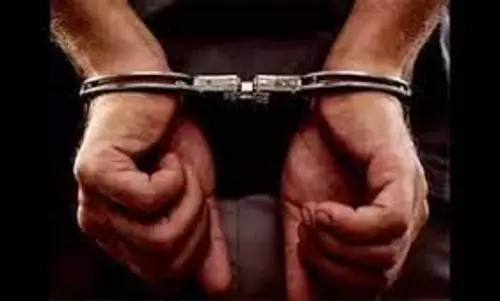Sri Lanka : पूर्व मंत्री, उनके परिवार के सदस्य भ्रष्टाचार के आरोप में गिरफ्तार Sri Lanka : पूर्व मंत्री, उनके परिवार के सदस्य भ्रष्टाचार के आरोप में गिरफ्तार