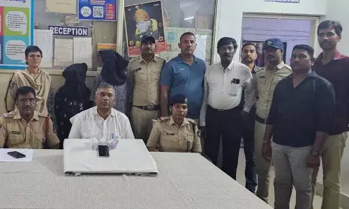 ट्रेनों में मोबाइल फोन चोरी.. दो चोर गिरफ्तार