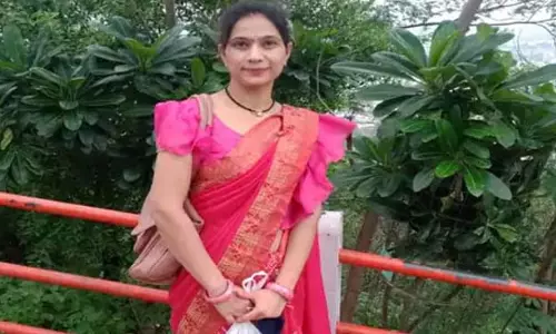 Indore : जहर से दो आत्महत्याएं, घर की दीवारों में छिपे थे गहरे दर्द के राज Indore : जहर से दो आत्महत्याएं, घर की दीवारों में छिपे थे गहरे दर्द के राज