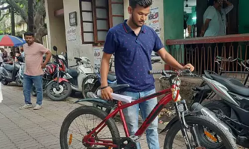 चोरी की साइकिल के साथ अदालत पहुंचे तो पकड़ा गया चोरी की साइकिल के साथ अदालत पहुंचे तो पकड़ा गया
