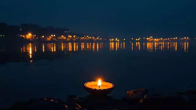 Ashadha Amavasya 2025: आषाढ़ अमावस्या पर इन तीन उपायों से पाएं पितरों का आशीर्वाद, दूर होंगे सभी दोष Ashadha Amavasya 2025: आषाढ़ अमावस्या पर इन तीन उपायों से पाएं पितरों का आशीर्वाद, दूर होंगे सभी दोष