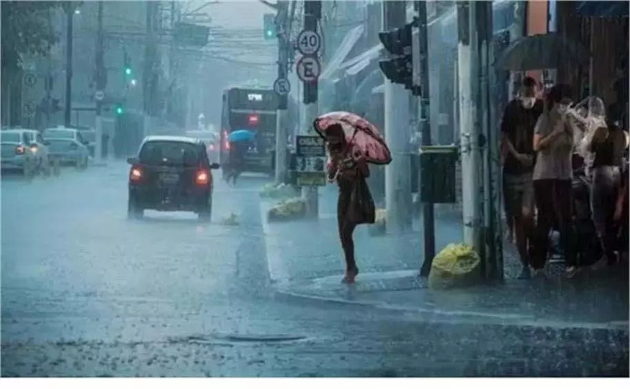 Bihar: मानसून ने लिया विकराल रूप, 20 जून से भारी बारिश का अलर्ट Bihar: मानसून ने लिया विकराल रूप, 20 जून से भारी बारिश का अलर्ट