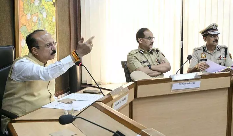 Delhi के मंत्री आशीष सूद ने कांवड़ यात्रा से पहले तैयारियों की समीक्षा की Delhi के मंत्री आशीष सूद ने कांवड़ यात्रा से पहले तैयारियों की समीक्षा की