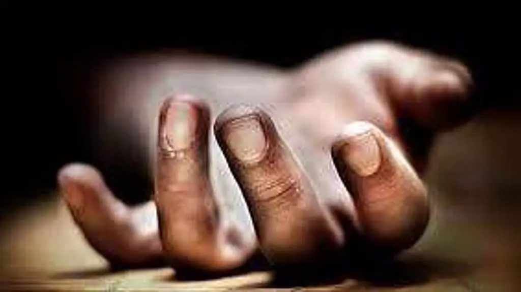 प्रेमिका के घर युवक ने फांसी लगाकर की आत्महत्या? कुमारी में मचा हड़कंप प्रेमिका के घर युवक ने फांसी लगाकर की आत्महत्या? कुमारी में मचा हड़कंप