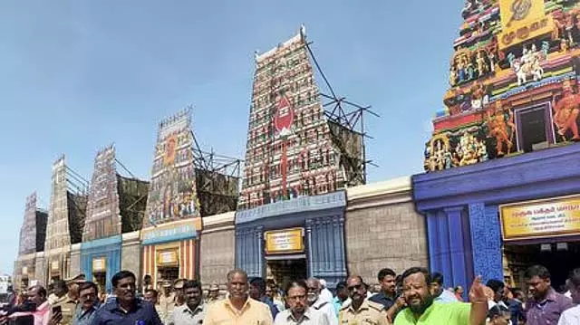 मुरुगा भक्त सम्मेलन: पुडुचेरी के राज्यपाल ने अरूपदाई विदु शैली के मंदिरों में पूजा की मुरुगा भक्त सम्मेलन: पुडुचेरी के राज्यपाल ने अरूपदाई विदु शैली के मंदिरों में पूजा की