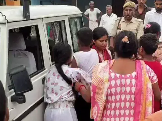 Amethi: SDM पर जानलेवा हमला, अतिक्रमण विरोध में हिंसा Amethi: SDM पर जानलेवा हमला, अतिक्रमण विरोध में हिंसा