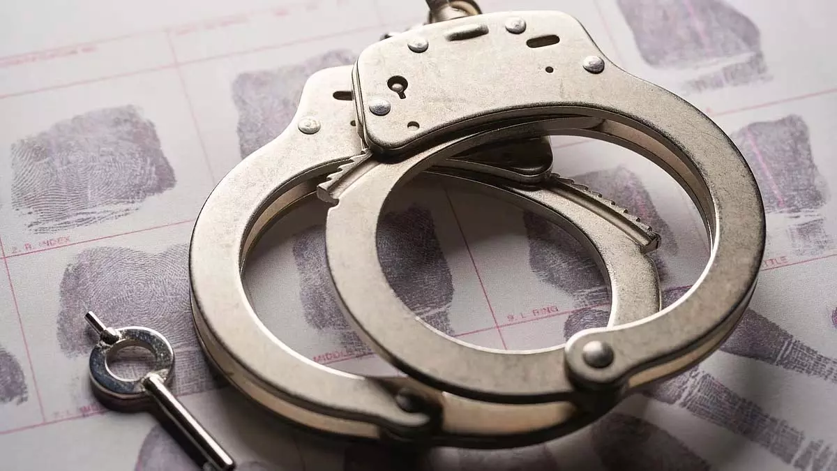 Mumbai : 23 वर्षीय नाइजीरियाई महिला ट्रॉली बैग में 3 किलो एम्फेटामाइन, एक्स्टसी के साथ पकड़ी गई Mumbai : 23 वर्षीय नाइजीरियाई महिला ट्रॉली बैग में 3 किलो एम्फेटामाइन, एक्स्टसी के साथ पकड़ी गई