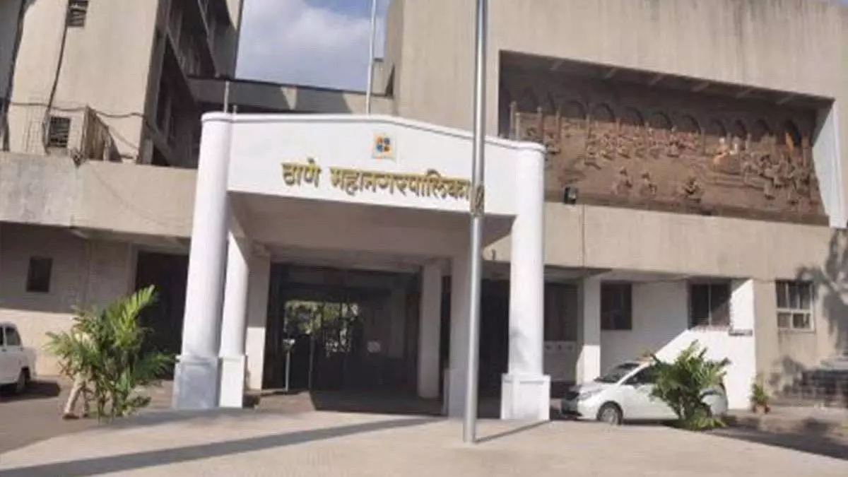 बॉम्बे HC की फटकार के बाद TMC ने 10 अवैध इमारतें ढहाईं; भूमि अतिक्रमण की न्यायिक जांच के आदेश बॉम्बे HC की फटकार के बाद TMC ने 10 अवैध इमारतें ढहाईं; भूमि अतिक्रमण की न्यायिक जांच के आदेश