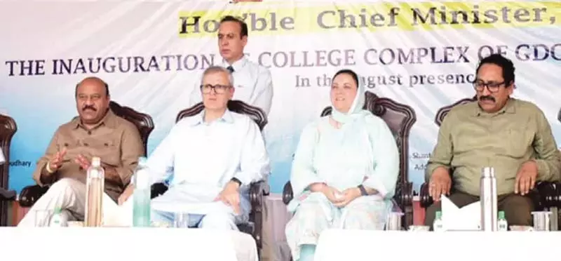 युवाओं के लक्ष्य पूरे होने तक नहीं रुकेंगे: CM Omar युवाओं के लक्ष्य पूरे होने तक नहीं रुकेंगे: CM Omar