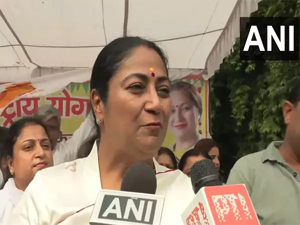 International Yoga Day: मुख्यमंत्री गुप्ता कल यमुना के तट पर योग करेंगी International Yoga Day: मुख्यमंत्री गुप्ता कल यमुना के तट पर योग करेंगी