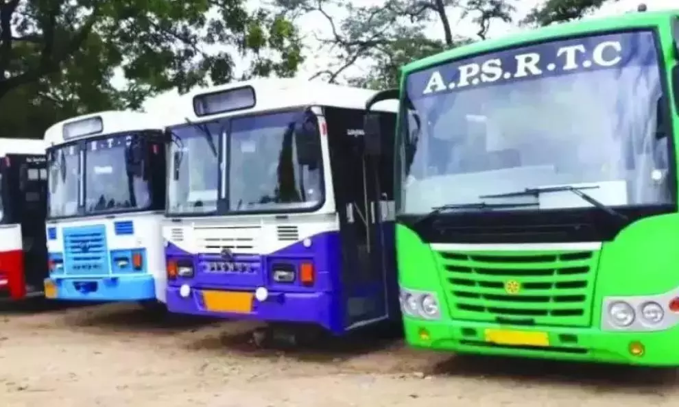 APSRTC ने विजाग आंध्र में योग दिवस के लिए 3,200 बसों की व्यवस्था की APSRTC ने विजाग आंध्र में योग दिवस के लिए 3,200 बसों की व्यवस्था की