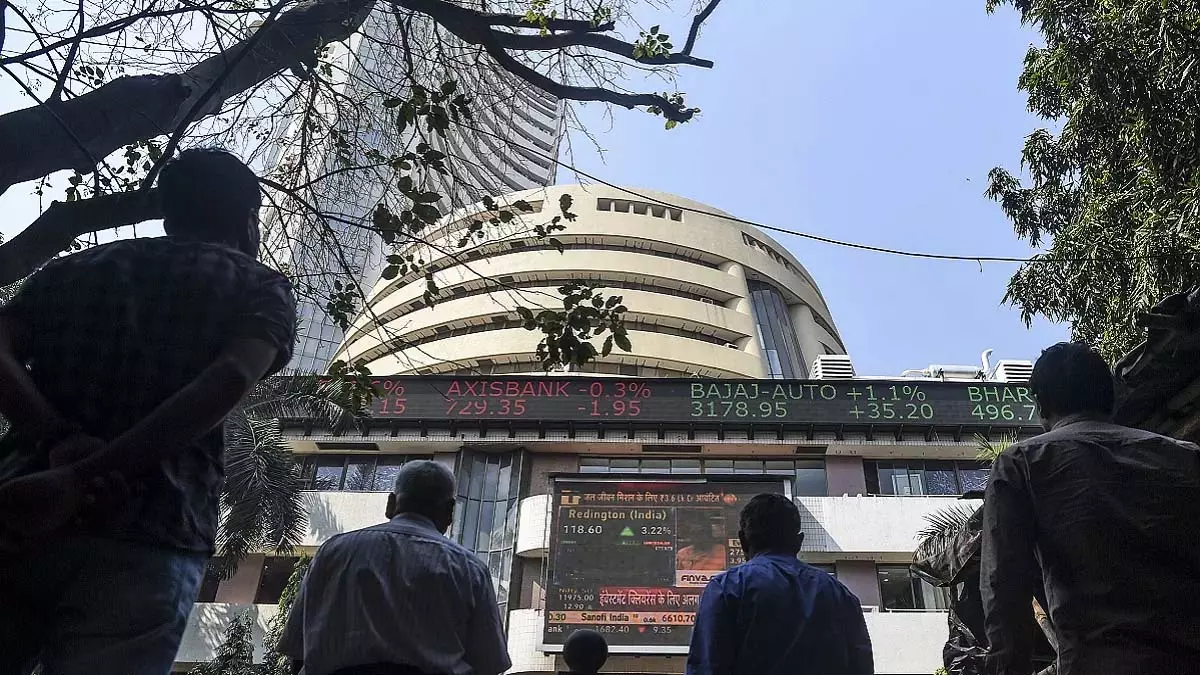 SEBI ने एनएसई को डेरिवेटिव एक्सपायरी मंगलवार करने की मंजूरी दी SEBI ने एनएसई को डेरिवेटिव एक्सपायरी मंगलवार करने की मंजूरी दी