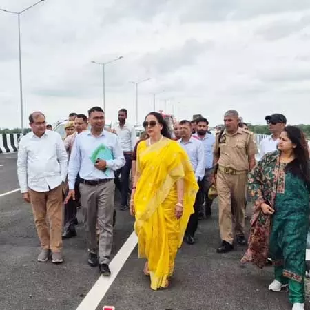 हेमा मालिनी ने निभाया वादा, मथुरा को मिली दो नई सड़कों की सौगात हेमा मालिनी ने निभाया वादा, मथुरा को मिली दो नई सड़कों की सौगात