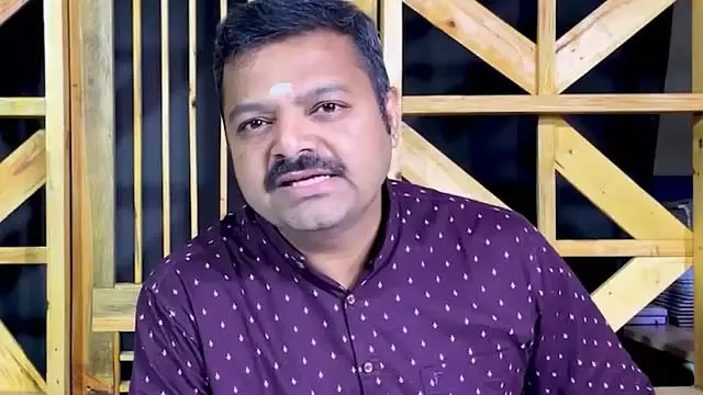 कुंदापुर पुलिस ने चक्रवर्ती सुलीबेले को नोटिस जारी कर राजनीति पर बात न करने की हिदायत दी कुंदापुर पुलिस ने चक्रवर्ती सुलीबेले को नोटिस जारी कर राजनीति पर बात न करने की हिदायत दी