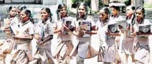 सरकारी स्कूलों में 3 लाख से अधिक छात्र नामांकित सरकारी स्कूलों में 3 लाख से अधिक छात्र नामांकित