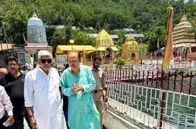 केंद्र और जम्मू-कश्मीर अमरनाथ तीर्थयात्रियों की सुरक्षा के लिए प्रतिबद्ध: शेखावत केंद्र और जम्मू-कश्मीर अमरनाथ तीर्थयात्रियों की सुरक्षा के लिए प्रतिबद्ध: शेखावत