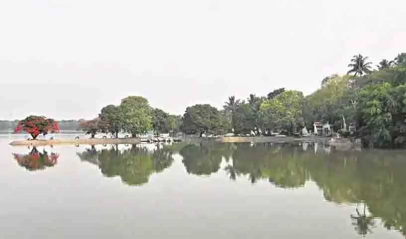 Telangana में अगले तीन दिनों में तेज हवाओं के साथ भारी बारिश का अनुमान Telangana में अगले तीन दिनों में तेज हवाओं के साथ भारी बारिश का अनुमान