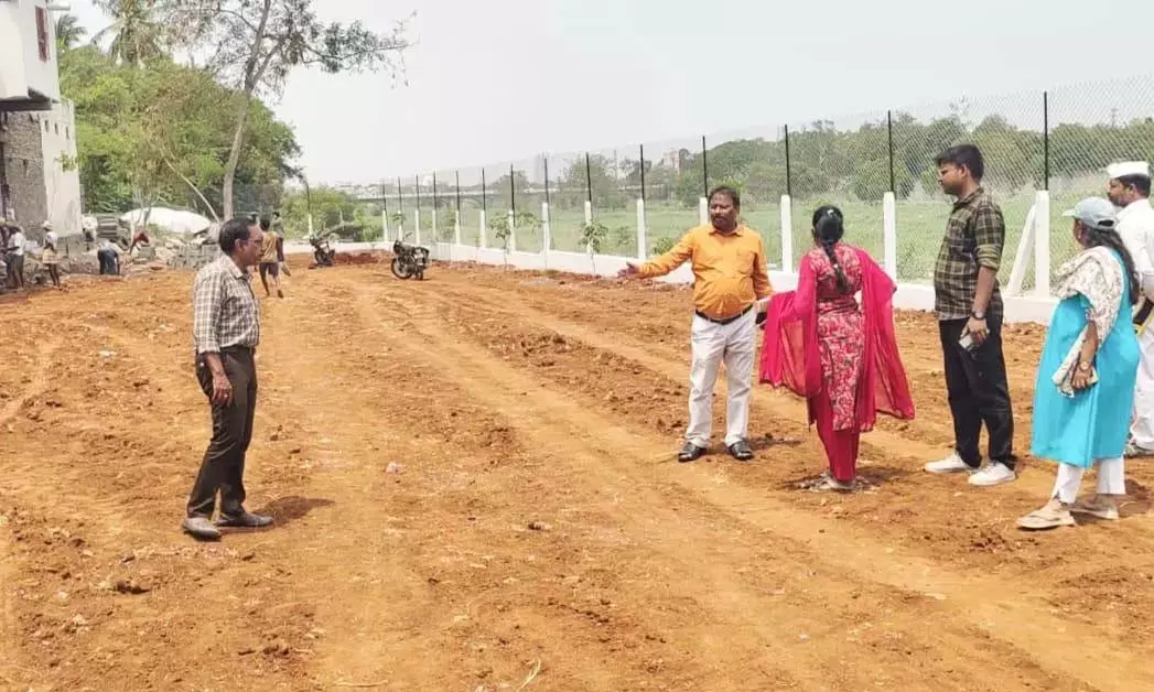 कुरनूल में हंड्री नदी के किनारे KMC के काम से CRZ उल्लंघन विवाद छिड़ा कुरनूल में हंड्री नदी के किनारे KMC के काम से CRZ उल्लंघन विवाद छिड़ा