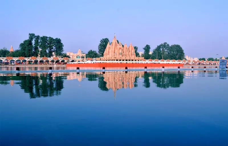 Haryana : महाभारत थीम पर आधारित द्वार, कुरुक्षेत्र के लिए ई-बसें Haryana : महाभारत थीम पर आधारित द्वार, कुरुक्षेत्र के लिए ई-बसें