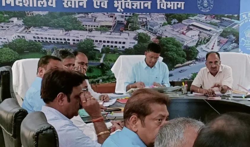 Jaipur: खनन विभाग ने ढाई माह में 1670 करोड़ का राजस्व अर्जित किया Jaipur: खनन विभाग ने ढाई माह में 1670 करोड़ का राजस्व अर्जित किया