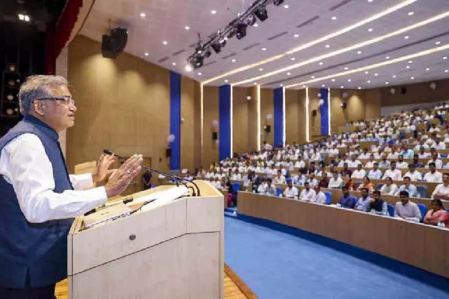 Bengal सरकार के कर्मचारियों पर चुनाव आयोग के जोर के बाद 70,000 योग्य बूथ अधिकारियों के लिए होड़ Bengal सरकार के कर्मचारियों पर चुनाव आयोग के जोर के बाद 70,000 योग्य बूथ अधिकारियों के लिए होड़