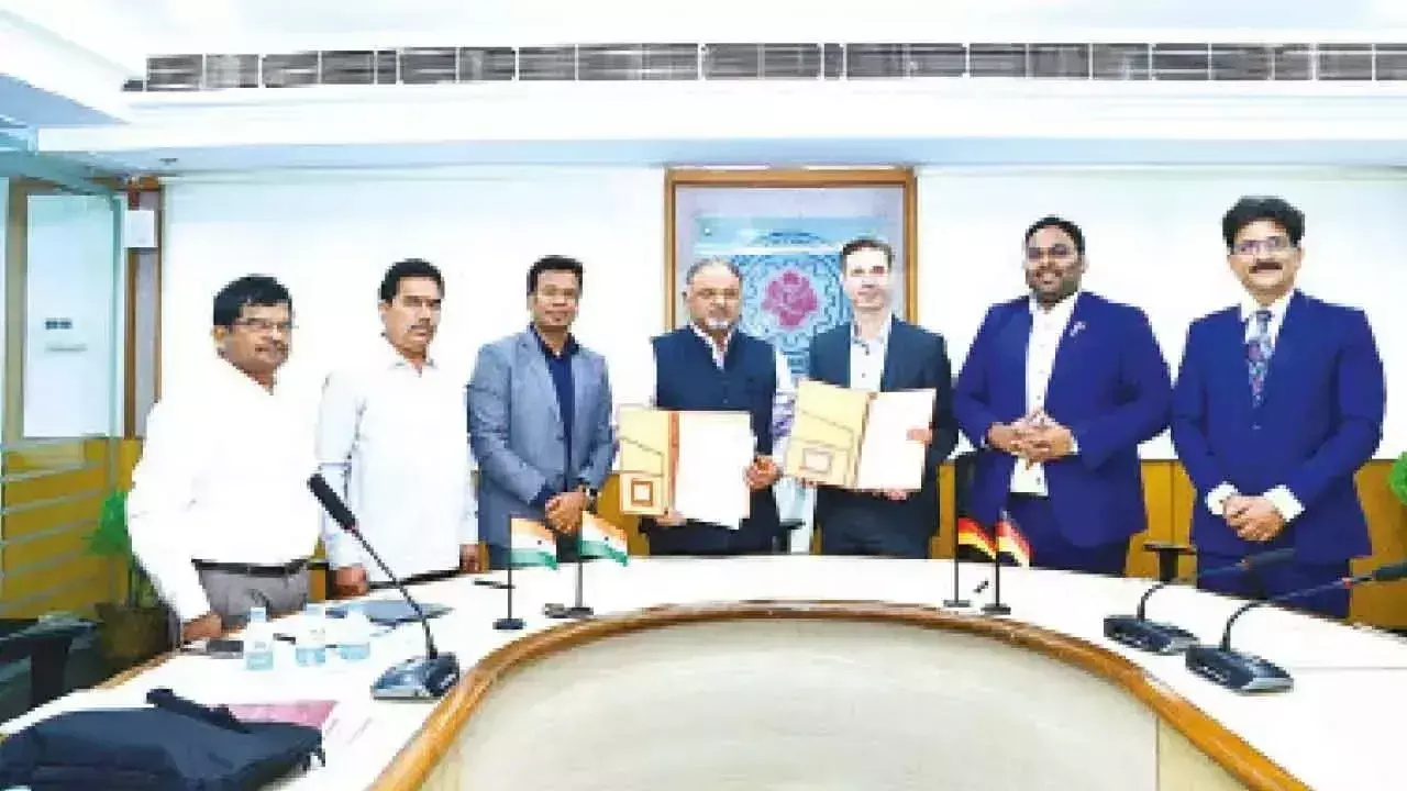 JNTU-H ने दोहरी डिग्री कार्यक्रमों पर दो जर्मन विश्वविद्यालयों के साथ समझौता ज्ञापन पर हस्ताक्षर किए JNTU-H ने दोहरी डिग्री कार्यक्रमों पर दो जर्मन विश्वविद्यालयों के साथ समझौता ज्ञापन पर हस्ताक्षर किए